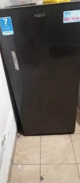 Kulkas 1 pintu merk Aqua