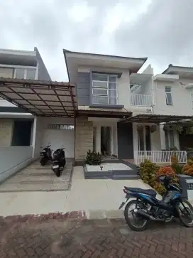 Disewakan rumah mewah dalam perumahan Area Jalan Kapten Haryadi