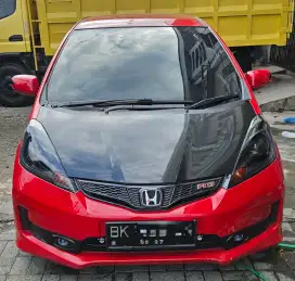 Jazz RS CVT matic 2013 merah