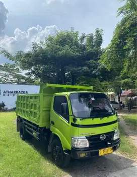Hino dutro 300 dumptruk