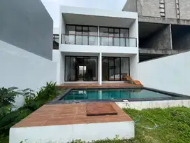 DI JUAL VILLA NUSA DUA BALI ONE GATE SYSTEM DEKAT PINTU TOL
