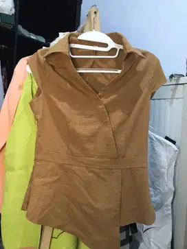 Baju atasan coklat