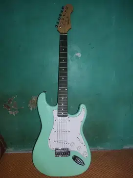 Gitar Stinger Stratocaster- INCLUDE SPEAKER, JUAL CEPAT