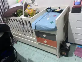 Tempat tidur bayi bekas masih bagus kayu berat