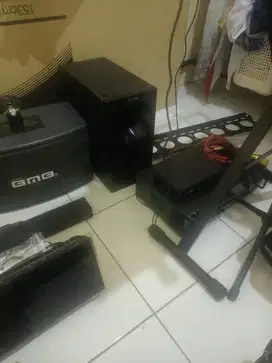 Alat karaoke lengkap dengan amply dan son dua .
