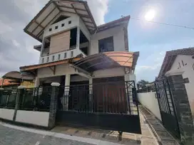 Rumah 2lt 6kmr di pogung dekat UGM