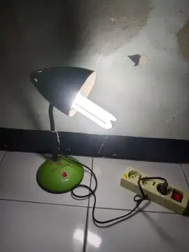 Meja lampu belajar