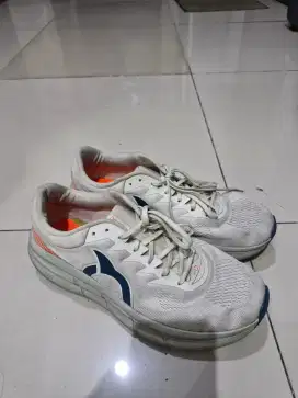 Sepatu Ortuseight ORI kondisi mulus