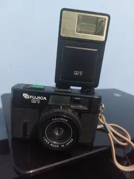 Kamera Fujica M1