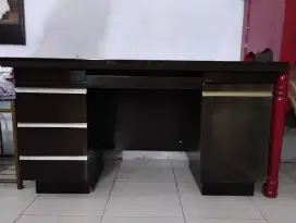 MEJA DIREKTUR BAGUS