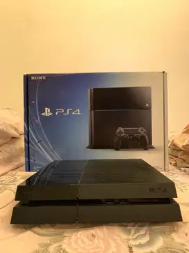 PS4 Fat 500GB & Kasetnya 8
