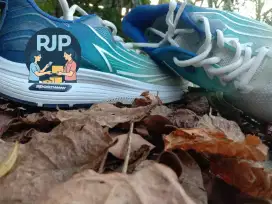 Sepatu olahraga