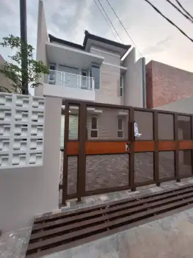 Rumah Keren Dekat Rajamantri & Circle K Buahbatu