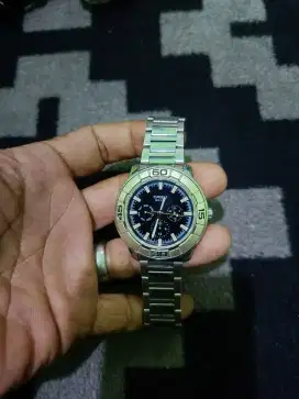 Jam tangan pria CASIO original.
