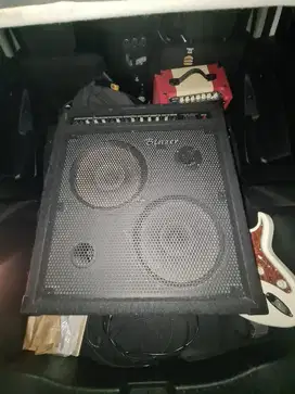 Keyboard amplifier kb series 600