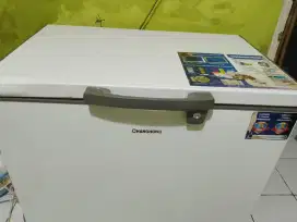 Freezer merek changhong