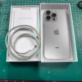 Iphone 15 Pro Max 256,resmi ibox garansi on Mulus