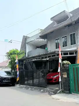 Dijual Rumah 3 Lantai Lokasi Strategis Di Radio Dalam Jak Sel