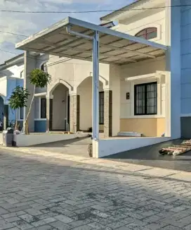 Tukang renovasi dan atap