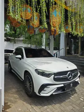Mercedes GLC300 amg tahun 2024 warna putih