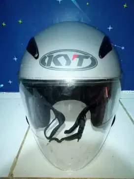 Helm kyt dot sixe XL, kondisi second, masih bagus