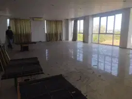 Beli Tanah Bonus Bangunan Kantor dan Gudang Di  Solo  Jawa Tengah