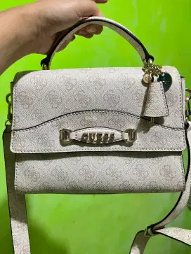 Tas guess original wanita - Emera logo top handle flap