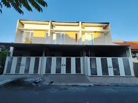 Baru 2 Lantai! Rumah Rungkut Menanggal Harapan Row 2 Mobil