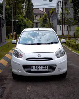 Nissan march xs AT 2013 putih