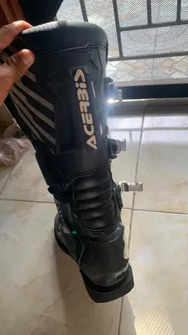 Sepatu trabas /motor cross