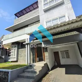 Rumah modern terawat perumahan sariwangi dekat Gegerkalong Pasteur