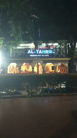Lowongan sebagai Kasir dan Waiters