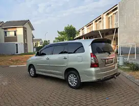 Toyota Kijang Innova 2012 v luxury
