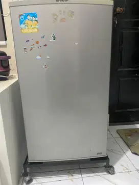 Dijual kulkas sharp 1 pintu