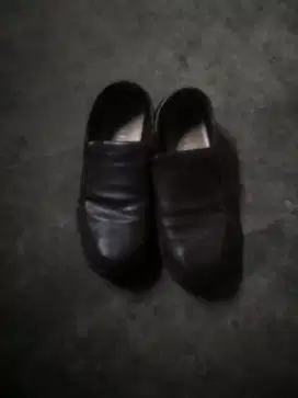 Sepatu formal bekas masih bagus