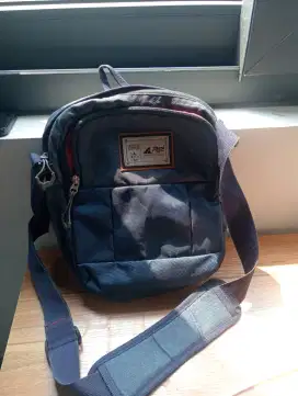 tas slempang arei