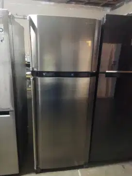 Kulkas Sharp Plasma Cluster Ion Jumbo 500L