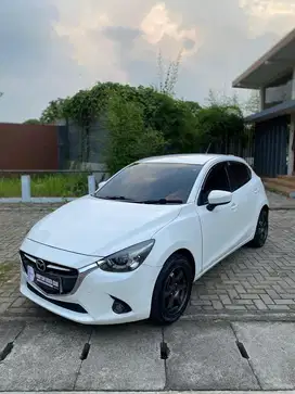 MAZDA 2 R SKYACTIVE 2015