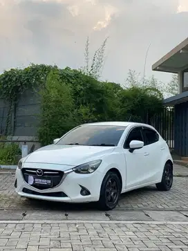 MAZDA 2 R SKYACTIVE 2015