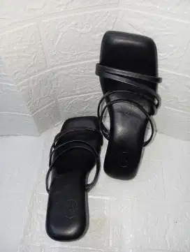 Wedges Black Winod