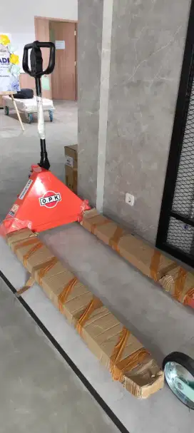 Hand Pallet O. P. K untuk keperluan Industri atau Gudang
