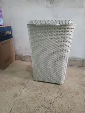 Di jual keranjang baju