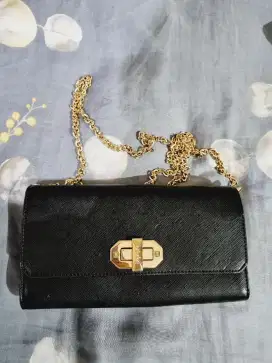 Dompet Charles & Keith