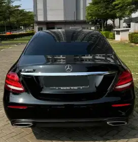 MURAH. Mercedes Benz E300 W213 AVG AMG 2017 avantgarde 2016 e350
