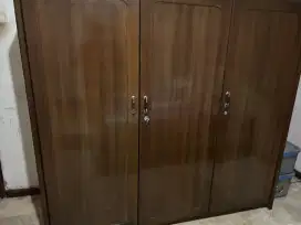 Lemari kayu jati