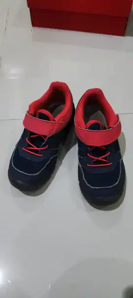 Sepatu Mendaki/Hiking Anak Quechua Kids ORI (Decathlon) Preloved