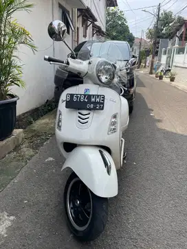 VESPA GTS 150 3V 2014 — PUTIH