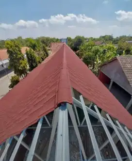 Atap baja ringan terpasang bergaransi
