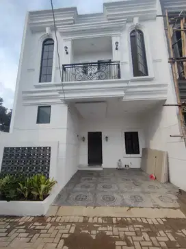 Jual Rumah di Jagakarsa Jakarta selatan Town House Mewah di Jagakarsa