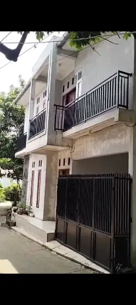 Turun Harga Rumah Tingkat siap huni di kukusan Beji jl rawa pule